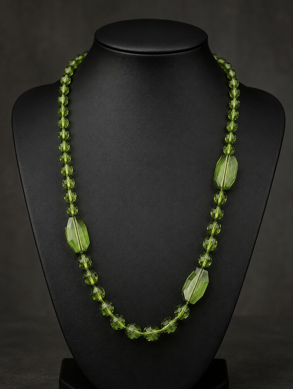 Green Beaded Necklace and Earrings Set - Women Jewelry - Picture 2 of 3